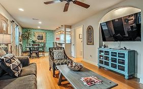 Quiet Plaza Two Bedroom 2 Bathroom